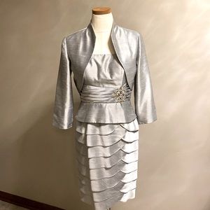 Jessica Howard women’s gray metallic mermaid detail dress with jacket set sz4P